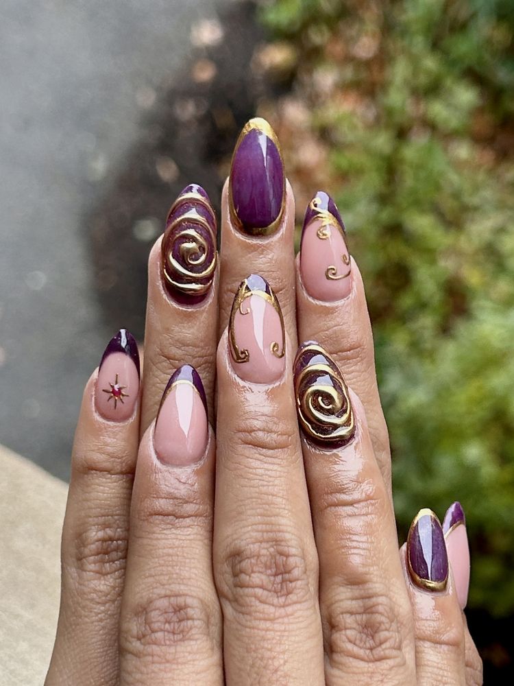 Nails by Tanya Logo