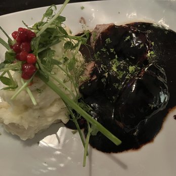 Stockholms Gästabud - Pork cheek with truffle mashed potatoes - Scandinavian Near Me - Gamla stan, Alberta Stockholms Gästabud - Pork cheek with truffle mashed potatoes - Scandinavian Near Me - Gamla stan, Alberta