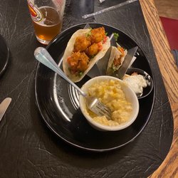 Village Draft House - Boom boom tacos