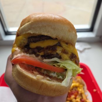 In-N-Out Burger - 4x4 - Burgers Near Me - Mansfield, Texas In-N-Out Burger - 4x4 - Burgers Near Me - Mansfield, Texas