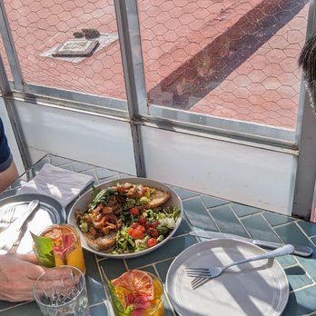 Inside Cafe - Avocado toast and lemonades - Coffee & Tea Near Me - San Miguel de Allende, GUA Inside Cafe - Avocado toast and lemonades - Coffee & Tea Near Me - San Miguel de Allende, GUA