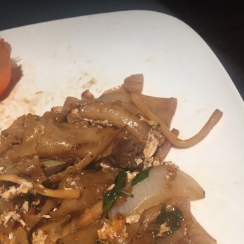 The Elephant - Geneva - Drunken Noodles $12.99 - Thai Near Me - Geneva, New York