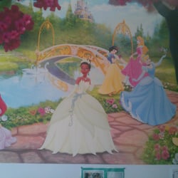 UCSF Benioff Children's Physicians Hilltop Pediatrics - Princess exam room!!