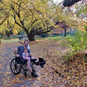 Brooklyn Botanic Garden - The garden is handicapped friendly. My son just had knee surgery. - Botanical Gardens Near Me - Brooklyn, New York