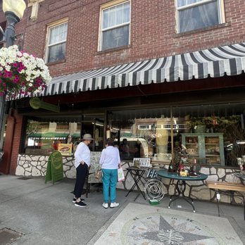 Grist Urban Stone Mill - Storefront - Specialty Food Near Me - Centralia, Washington