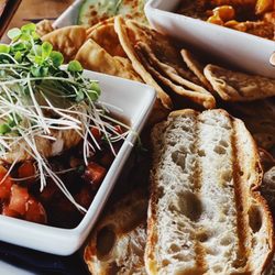Parallel - Hummus platter