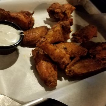 The Canyon's Crown - Wings the Wednesday special - Pubs Near Me - Tucson, Arizona