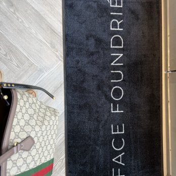 Face Foundrie - Rug when you walk in - Skin Care Near Me - Brentwood, California