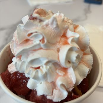 Bop’s Frozen Custard - Strawberry shortcake - Ice Cream & Frozen Yogurt Near Me - Mobile, Alabama Bop’s Frozen Custard - Strawberry shortcake - Ice Cream & Frozen Yogurt Near Me - Mobile, Alabama