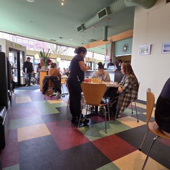 Geraldine's Counter - Nice atmosphere - American Near Me - Seattle, Washington