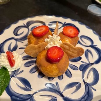 Guapo's Cocina & Bar - Fried ice cream - Mexican Near Me - Fairfax, Virginia Guapo's Cocina & Bar - Fried ice cream - Mexican Near Me - Fairfax, Virginia