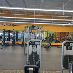 Anytime Fitness - Well spaced machines!