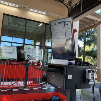 Valvoline Instant Oil Change - Stay in the car and oil change was done - Oil Change Stations Near Me - Hills, California
