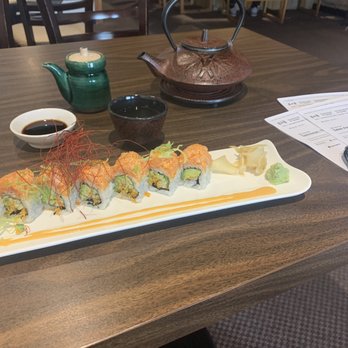 Nakamori - What a great sushi roll... delicate and Yumm... but order more they are small - Japanese Near Me - Toronto, Ontario
