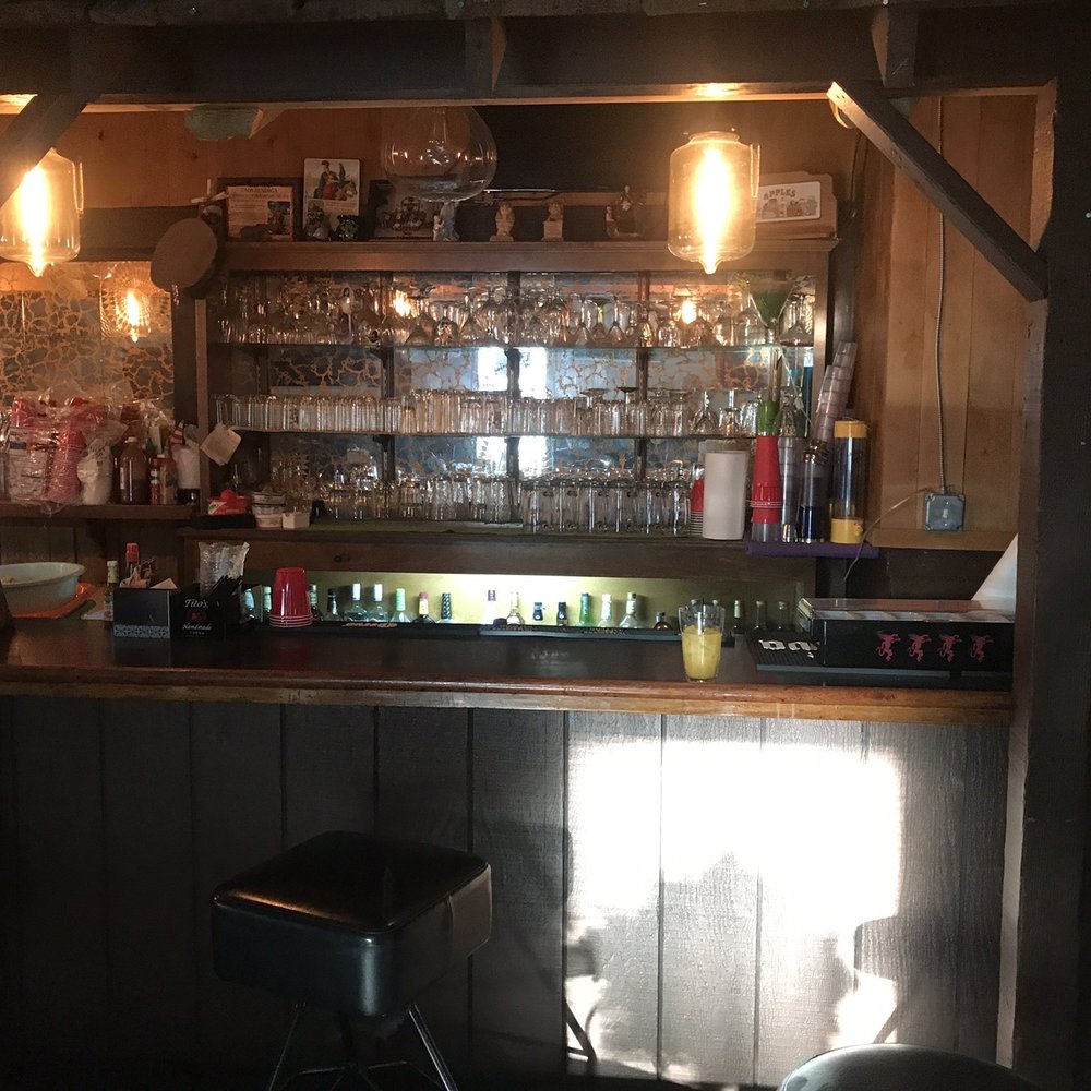 Popsie's Bar And Grill - Bar area - Bars Near Me - Fowler, California Popsie's Bar And Grill - Bar area - Bars Near Me - Fowler, California