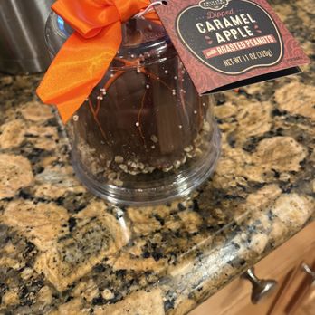 Kroger - The BEST candy apple! - Grocery Near Me - Snellville, Georgia