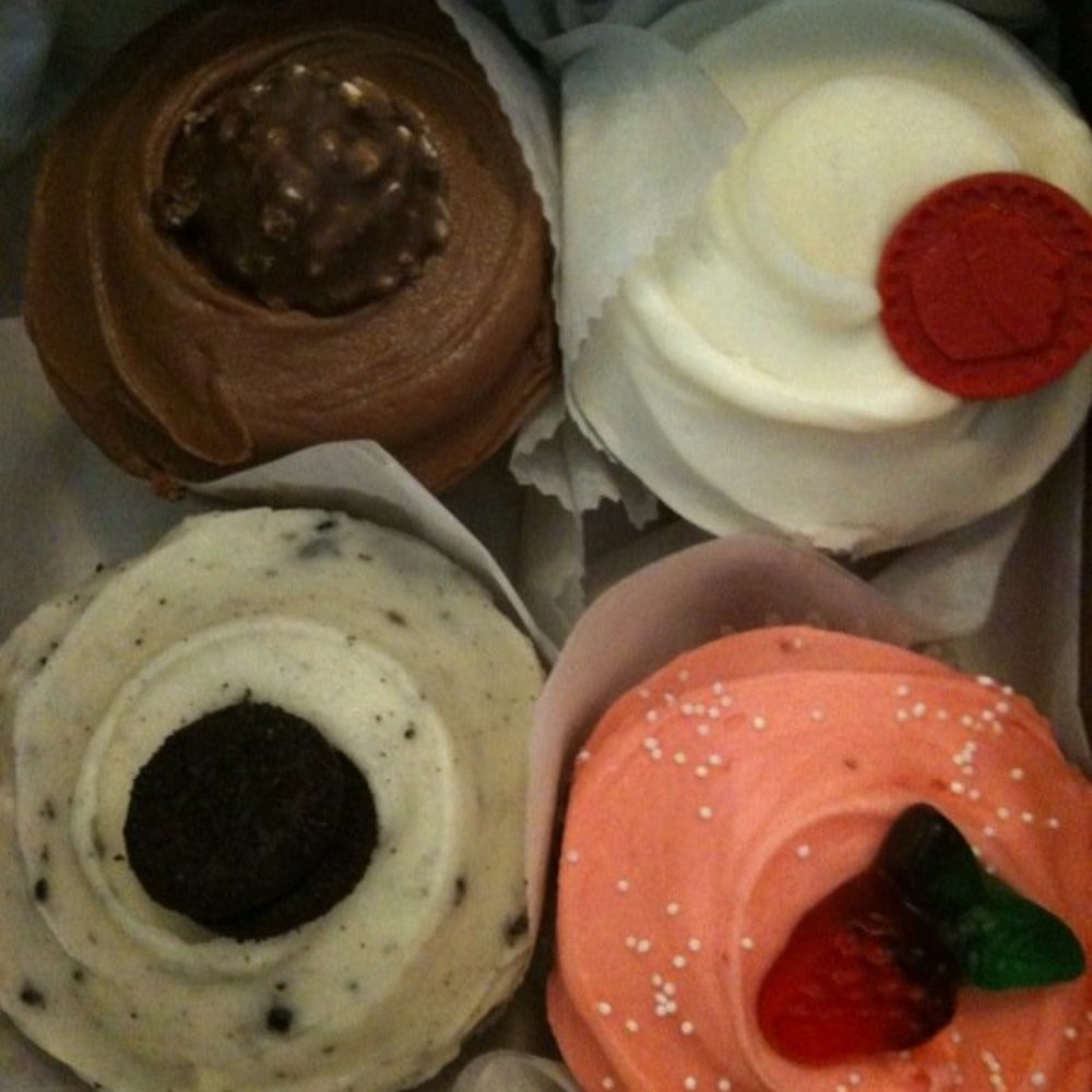 Frosted Cupcakery - nutella, red velvet, cookies and cream and strawberry cupcakes....mmmmm!!! - Bakeries Near Me - Long Beach, California