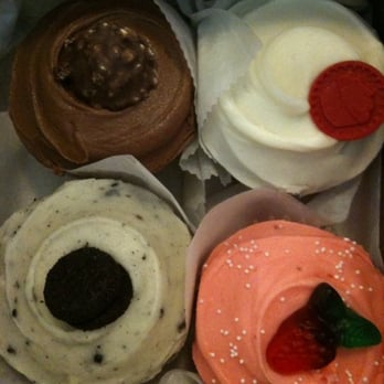 Frosted Cupcakery - nutella, red velvet, cookies and cream and strawberry cupcakes....mmmmm!!! - Bakeries Near Me - Long Beach, California