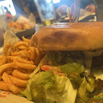 The Shack Wings & Brews - Green Chile Burger - Chicken Wings Near Me - El Paso, Texas