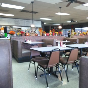 Cari's - Comfortable booths, $7.99 lunch specials but no cinnamon rolls during the week. - Breakfast & Brunch Near Me - Granbury, Texas
