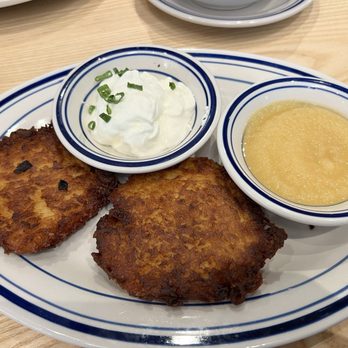 Maven's Delicatessen - Potato Latkes with Sour Cream & Apple sauce - Bakeries Near Me - Pawtucket, Rhode Island