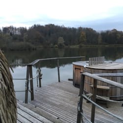 Les Cabanes des Grands Lacs - Cabane Boréale posée sur l'eau avec SPA