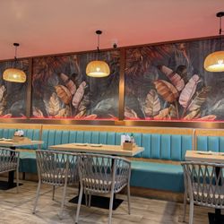 Pho Top - Interior