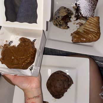 Nikki Cakes - Desserts Near Me
