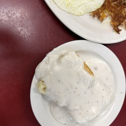 Pappy & Jimmies - Biscuits and gravy