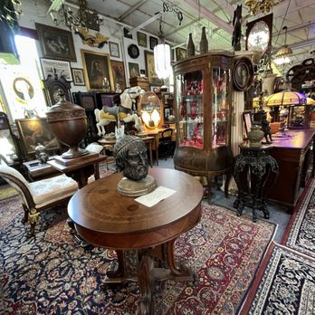 Daviddi Antiques - Antiques Near Me - Farmington Hills, Michigan Daviddi Antiques - Antiques Near Me - Farmington Hills, Michigan
