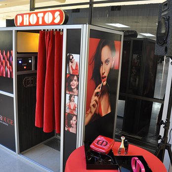 Classic Photo Booth - Custom Wrap for Corporate Event - Photo Booth Rentals Near Me Classic Photo Booth - Custom Wrap for Corporate Event - Photo Booth Rentals Near Me
