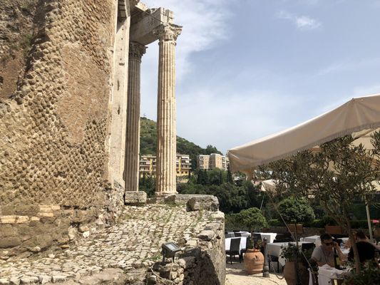 Tempio di Vesta by null