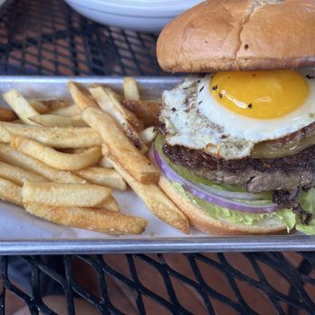 Bourbon On Main - House Burger - Cocktail Bars Near Me - Frankfort, Kentucky