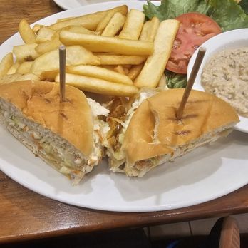 Junior's Restaurant - Fried chicken sandwich - Bakeries Near Me - Brooklyn, New York