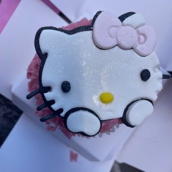 Hello Kitty Cafe - Hello Kitty Red velvet cupcake - Desserts Near Me - Las Vegas, Nevada Hello Kitty Cafe - Hello Kitty Red velvet cupcake - Desserts Near Me - Las Vegas, Nevada