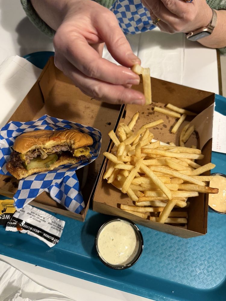 DJ Smash Burgers