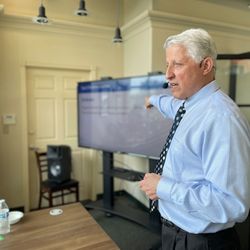 The Human Engine Clinic - Dr. Richard F. Gringeri, D.C. - Dr. Gringeri at one of his monthly Free seminars.