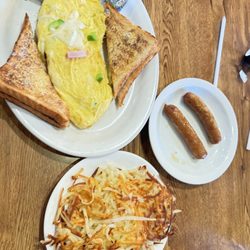 Western omelette with hashbrowns and a side of sausage links