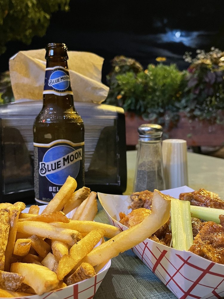 Windjammers Bar and Grill