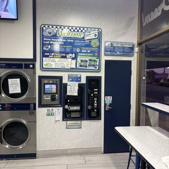 LaunDream Laundry - Change machine - Laundromat Near Me - Placentia, California