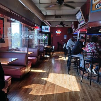 Dellis' Restaurant Bar & Grill - Grill restaurant in Rosedale, MD