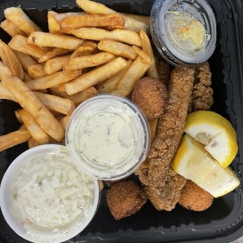 Germantown Commissary - Catfish Fillet Sandwich Plate - Barbeque Near Me - Germantown, Tennessee Germantown Commissary - Catfish Fillet Sandwich Plate - Barbeque Near Me - Germantown, Tennessee