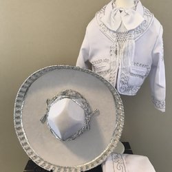 Magnolia Quinceanera & Bridal - Paquete de bautizo