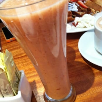 Meli Cafe - Kiwi, strawberry, orange juice - Breakfast & Brunch Near Me - Chicago, Illinois Meli Cafe - Kiwi, strawberry, orange juice - Breakfast & Brunch Near Me - Chicago, Illinois