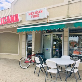 El Senor - Some outdoor seating - Mexican Near Me - Painesville, Ohio