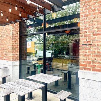 mezeh - Outdoor seating - Mediterranean Near Me - Laurel, Maryland