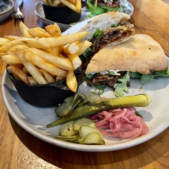 Yardbird - Smoked Brisket Sandwich | IG: @nomwithelaine - Southern Near Me - Los Angeles, California Yardbird - Smoked Brisket Sandwich | IG: @nomwithelaine - Southern Near Me - Los Angeles, California