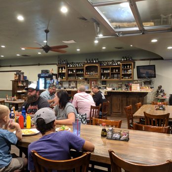 Black Gold Brewing Company - Dining area and bar - Breweries Near Me - Taft, California