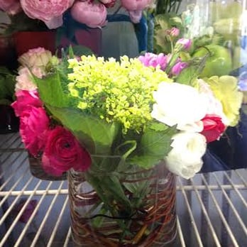 KLT Floral - Small flower arrangement - Florists Near Me - Los Angeles, California