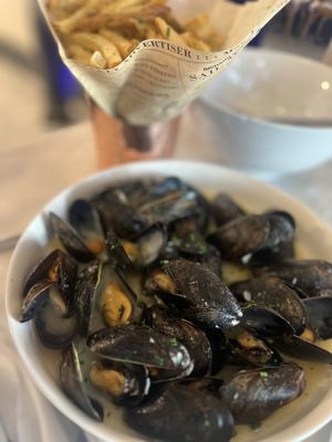 Côte Ouest Bistro by null